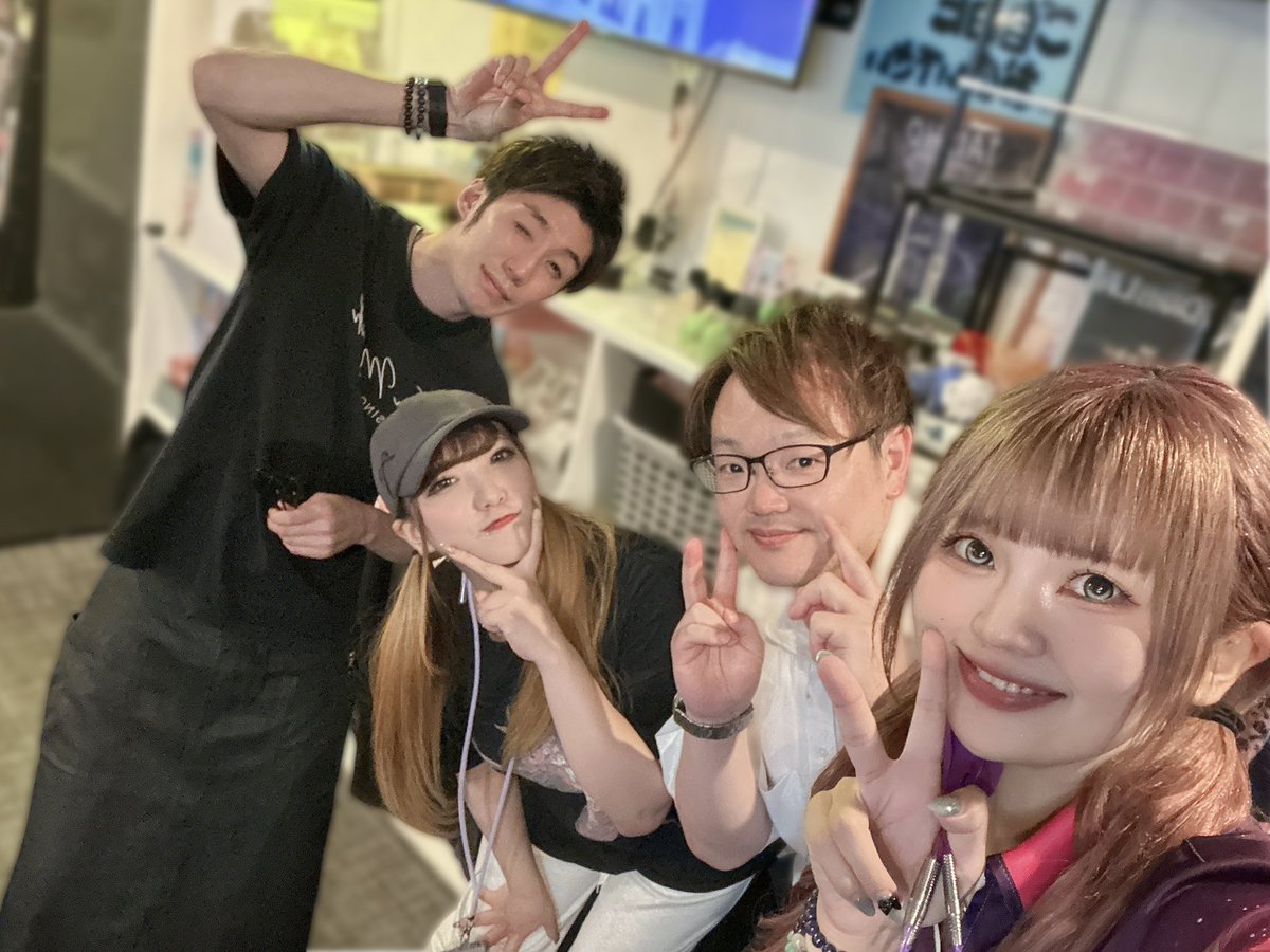 カズ tweet media