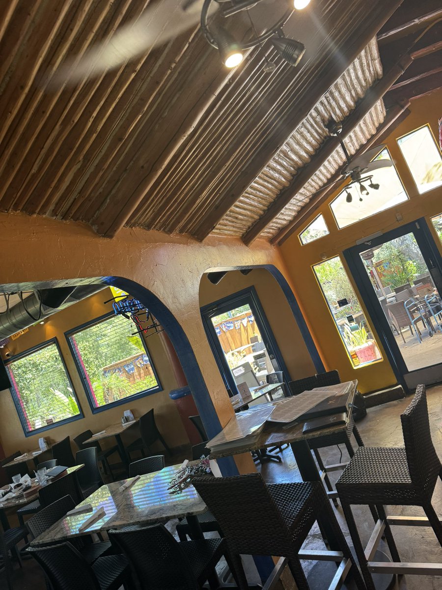 Tanershift4's tweet photo. Shift4Dine New POS upgrade Adobe Cantina in CA! 👊  We do our work with passion.🔥We are instilling our love for Shift4Dine in everyone. 💙  🚀🚀😍😍 They loved the new pos system! #Shift4Dine @Shift4 🇨🇾🇨🇾 https://t.co/2qXSSzSv2Q