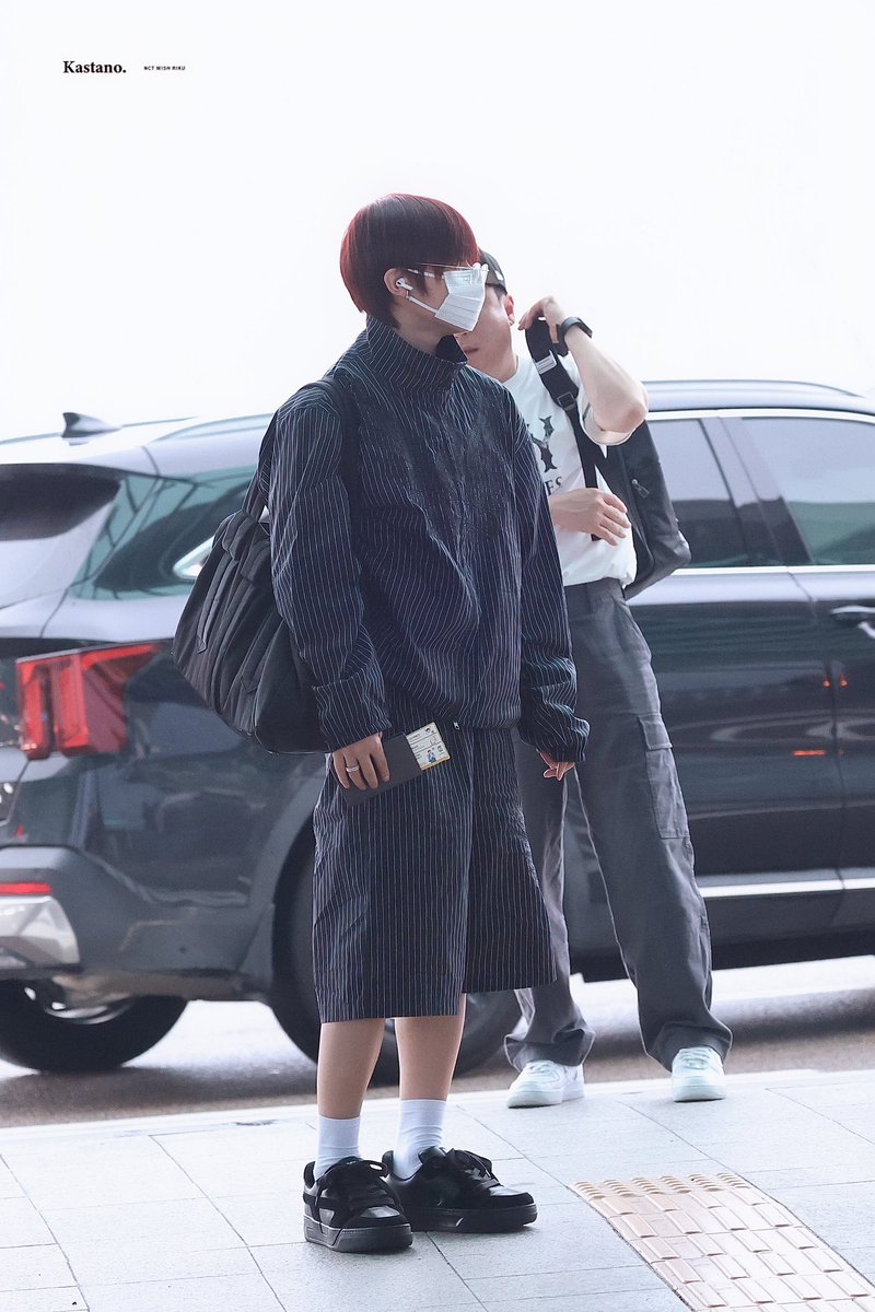 Cam0__ku's tweet photo. 진짜 구라같다 리쿠 염색 빨머 https://t.co/M9jAgBk0jH