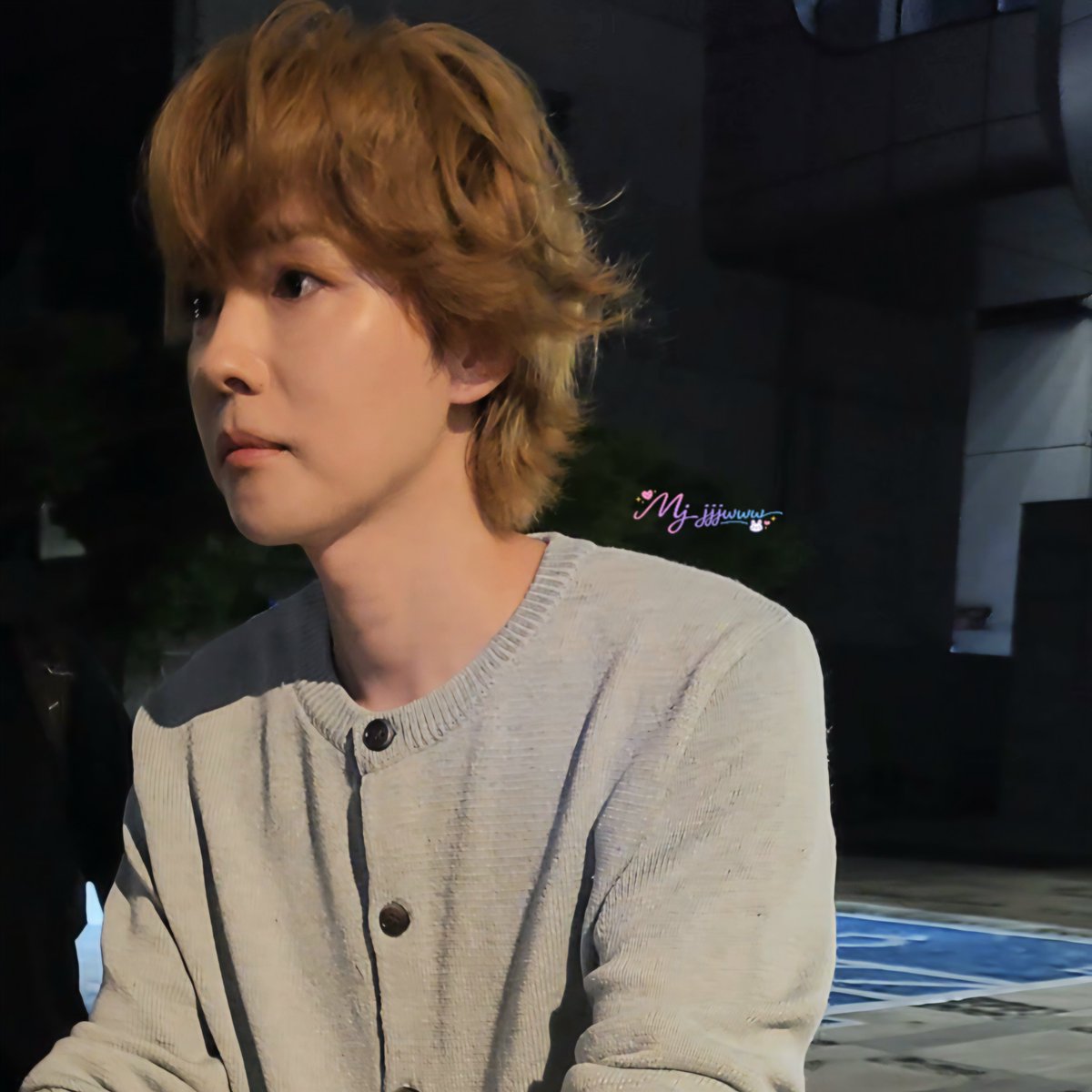 mj_jjjwww's tweet photo. His side profile is so handsome. How can someone look good from every angle? 🩵🐱🍊
#김진우 https://t.co/RVI0gz5CmQ