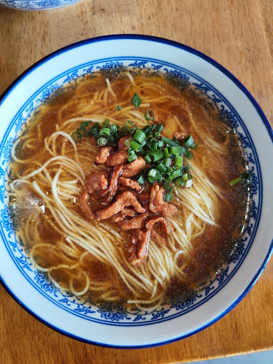 ssnick201301's tweet photo. Just found the coziest hidden noodle shop in town! Their spicy pork broth is so rich and fragrant, I finished every drop in 10 mins. 10/10 would bring my foodie friends here this weekend https://t.co/WtQCSTEZ6a
