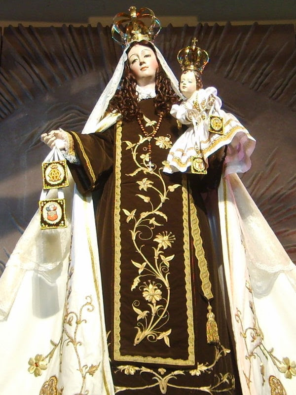 Rev_Humanitas's tweet photo. La carta pastoral de los obispos de Chile, publicada con motivo del centenario de la coronación, propone mirar este aniversario como un verdadero tiempo de gracia. 

[ Cerramos hilo ]

https://t.co/9NCkybxVp1 https://t.co/bsuMcKaFmp
