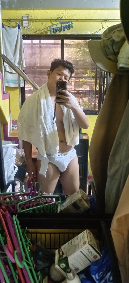 JzCruzer's tweet photo. I like the white briefs and socks tandem. #tightywhities #briefs https://t.co/avxfTbsbsi
