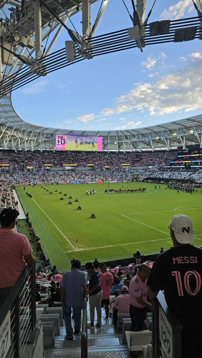 KyleBraun's tweet photo. Wait, we aren't playing Chicago?
#CapsOnTour ?? https://t.co/LsD4DcgbNG
