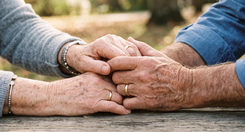 Rev_Humanitas's tweet photo. "Yo nunca te olvidaré (Is 49,15)", es la cita bíblica que inspira el mensaje del Papa León XIV para la jornada mundial de los abuelos y personas mayores que se celebra este domingo 26 de julio.

https://t.co/e3uVgpIP86 https://t.co/l8C9KqdJSl