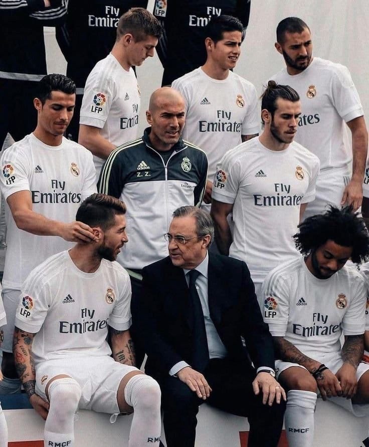 Siiros2's tweet photo. 🚨🚨🚨🚨🚨🚨🚨🚨🚨🎙️

أنخيل دي ماريا:

ريال مدريد كان أشبه بمنتخب وطني، لأن كل مركز كان يشغله أحد أفضل لاعبي العالم.

كان التواجد في غرفة الملابس مع كريستيانو رونالدو، وبيل، وبنزيما، ومودريتش، وكاكا، وكاسياس، وسيرجيو راموس، وبيبي تجربة فريدة حقًا.

لم أُدرك تمامًا أنني ألعب لأكبر نادٍ في العالم، لأنني كنت ببساطة أستمتع بكرة القدم.