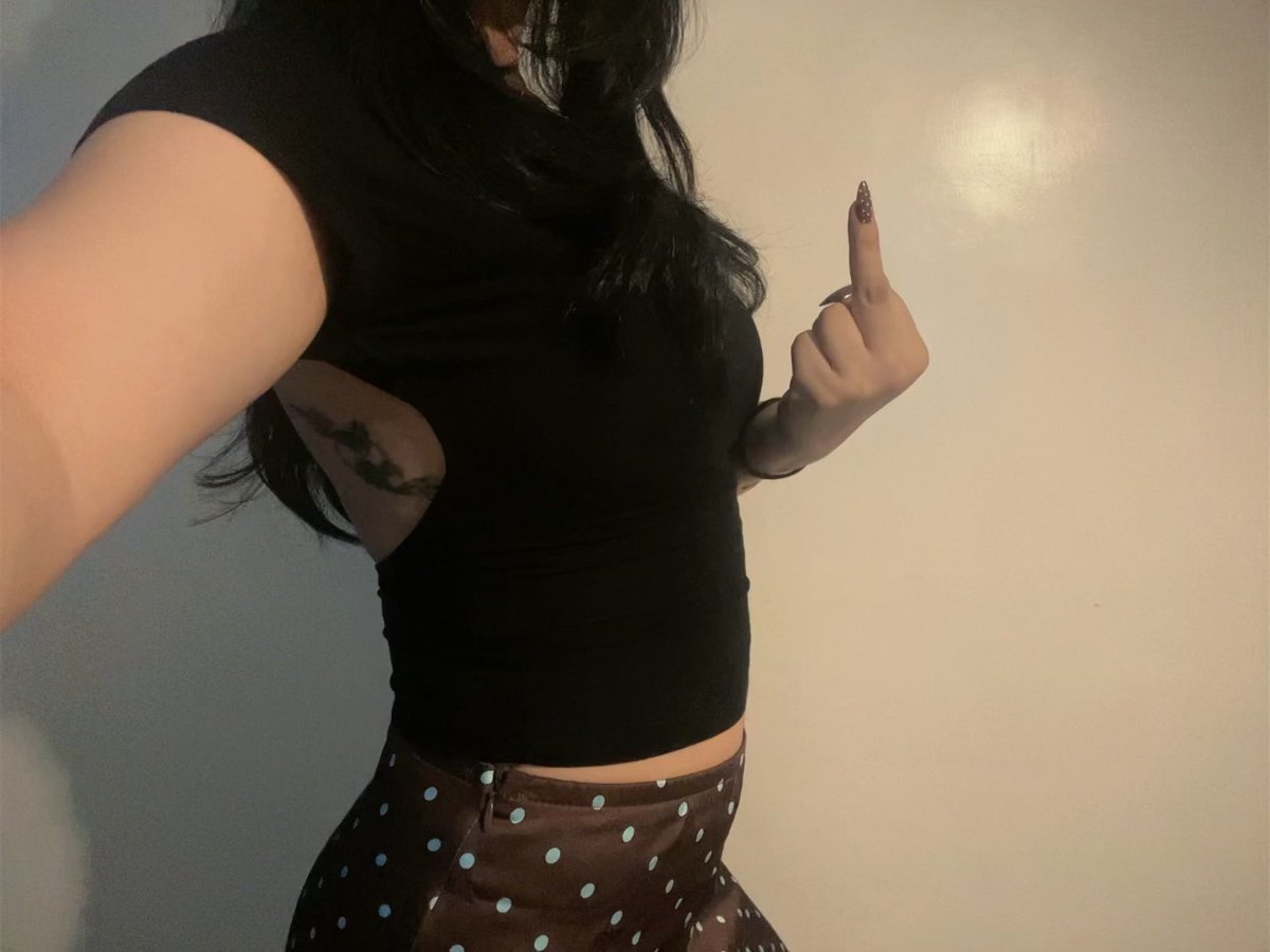 send2theresa's tweet photo. I could ruin you and your wallet, and you’d still thank me for the privilege. that’s how pathetic you are. https://t.co/EHZdtFlbOB