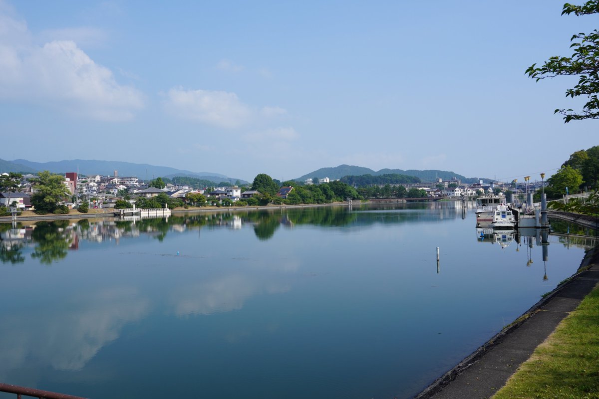 WS_Biwa's tweet photo. 2026年7月23日(木)
　6時の琵琶湖水位　-23cm.
　現在の瀬田川洗堰放流量　15㎥/s.
　昨日の琵琶湖流域の平均日雨量　0.0mm.

■蝉時雨の瀬田川洗堰です☀️本日より二十四節気の【大暑】一年で最も暑い頃🥵連日の猛暑ですが、十分に休息をとって乗り切りたいですね😴今日もよい一日を🍀 https://t.co/DpcaVZ9ecj