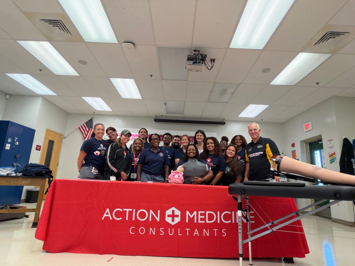 ActionMedCo's tweet photo. Thank you @JDCHospital to train your U18 athletic trainers and sports medicine physician residents in our #JointDislocationReduction course today!!! https://t.co/OnO9lN0koj