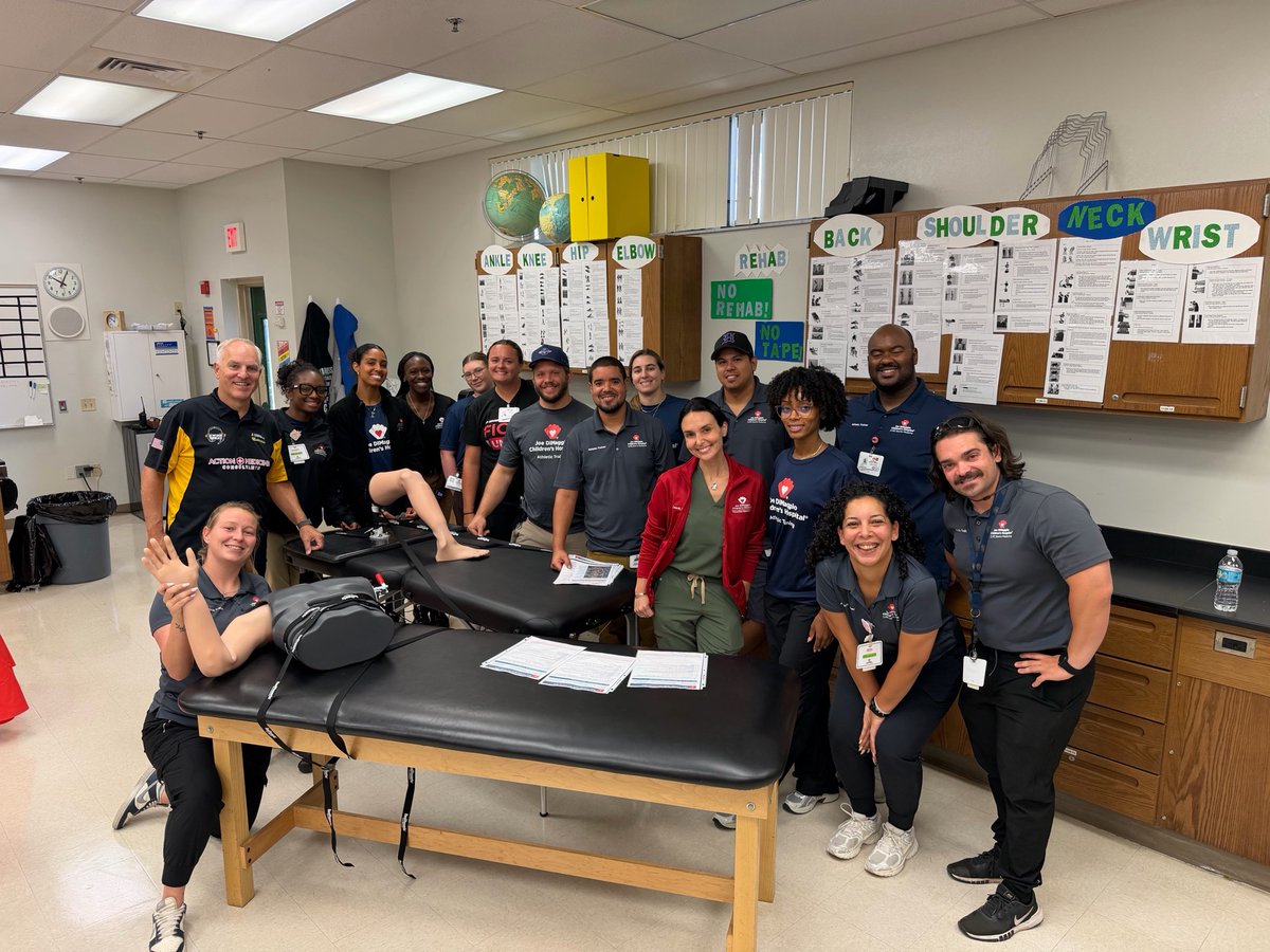 ActionMedCo's tweet photo. Thank you @JDCHospital to train your U18 athletic trainers and sports medicine physician residents in our #JointDislocationReduction course today!!! https://t.co/OnO9lN0koj