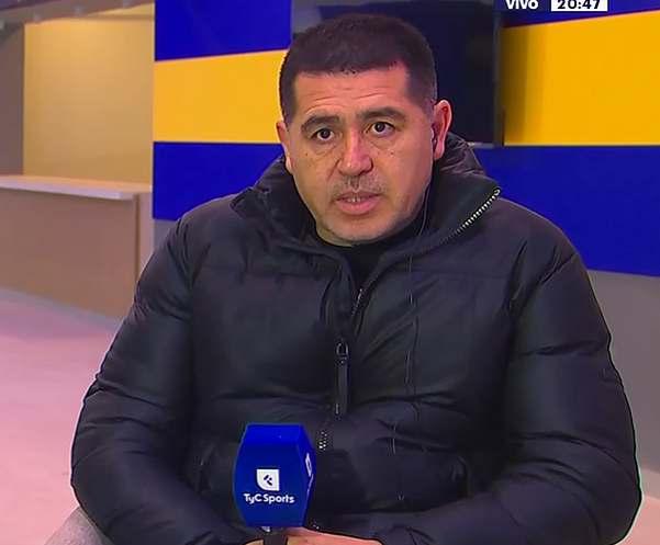 la12tuittera's tweet photo. 🗣️#Riquelme en @TyCSports:

"#Zeballos entrena con el plantel y tiene contrato hasta diciembre. Vamos a cumplir como corresponde cada mes porque por suerte somos ordenados que cumplimos con todos, no soy presidente del Napoli para saber". https://t.co/XqUdBNYeQn
