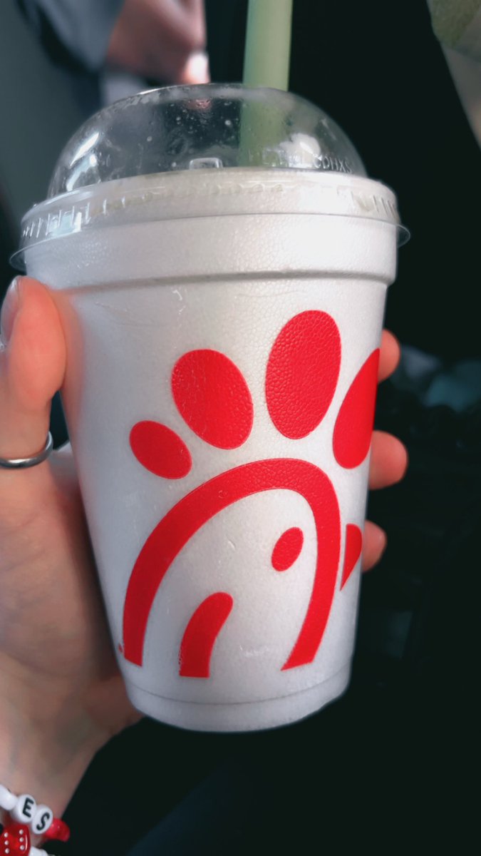 SableOnStevie's tweet photo. x Chick-Fil-A on this hot day • #ChickFilA #EveningVibes #Heatwave https://t.co/uWa5C8GPMc