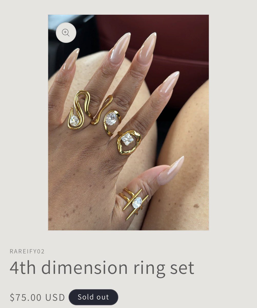 Lillipie101's tweet photo. She deleted her tweet but let’s not forget she’s also buying in bulk and charging people $75 for something she doesn’t even make😭✌🏾

“small business owner” and scamming people btw!! https://t.co/3LvLoHEJz5