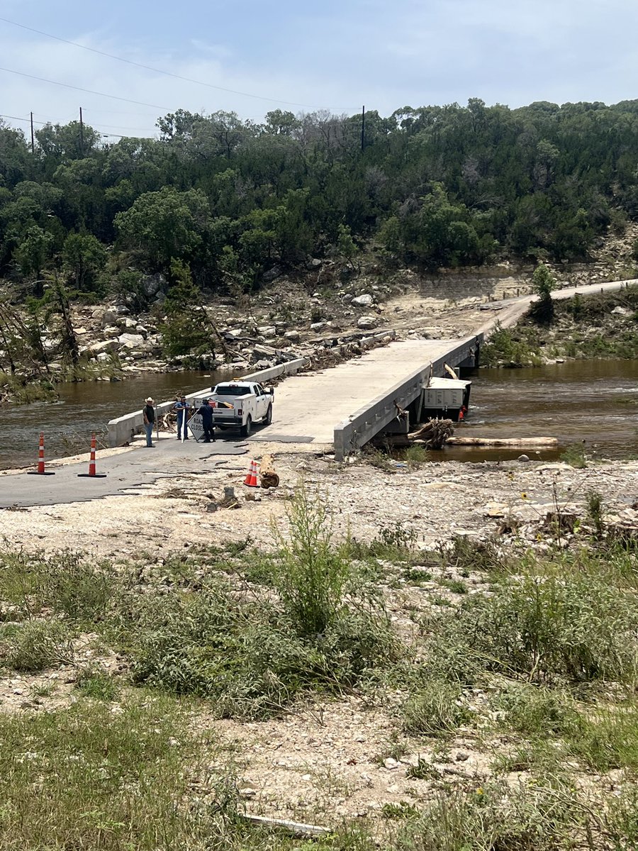 JTWXHelicity's tweet photo. I’ve been in Ingram/Kerrville TX for a couple days now and man, it’s been difficult to see so much of the rebuilding process completely gone. I took a couple photos of some of the damage done from this years flood. https://t.co/pAngFanLRq