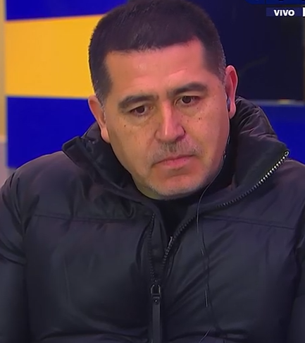 la12tuittera's tweet photo. 🗣️#Riquelme en @TyCSports s/Sebastián Villa:

"Trato de ser lo más claro posible: en la vida todos merecemos una oportunidad, fuimos muy claritos con Sebastián, cuando él estuvo jugando con nuestro club le dijimos que iba a jugar hasta que decida el Juez, si no pasaba nada, seguía jugando, cuando le dieron la sentencia, dejó de jugar acá, y en todo ese tramo se decía que #Boca seguía contando con él y no salimos en la TV porque no lo consideramos necesario, él lo tenía bien claro, él cumplió su sentencia y todos en la vida podemos tener una oportunidad más, fue padre hace 20-30 días, se lo ve contento con su familia, lo que queremos que disfrute jugando la pelota porque creemos que nos puede dar cosas que el equipo está necesitando".