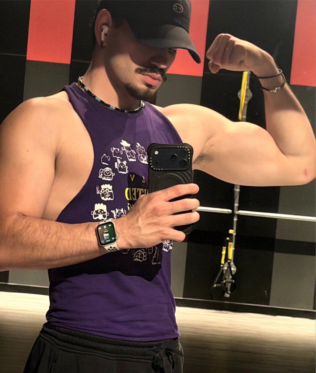 _lKEVINl_'s tweet photo. Biceps as big as my head😮‍💨 https://t.co/WVH2nWSDN3