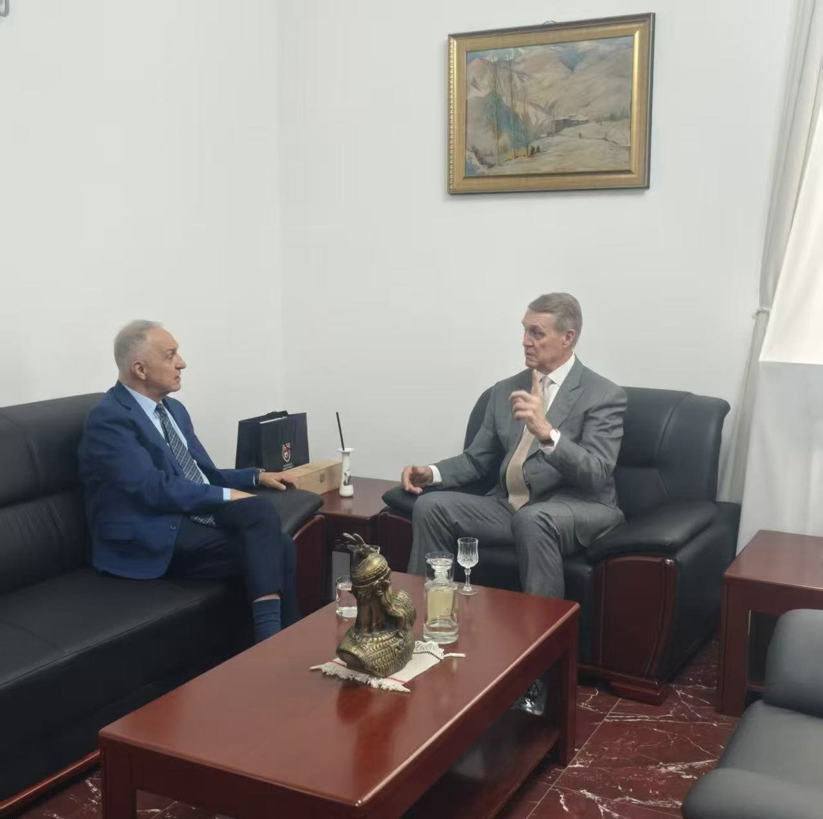 AlEmbChina's tweet photo. Honored to welcome U.S. Ambassador to China David Perdue to the Embassy of Albania in Beijing. We reaffirmed our strategic partnership and discussed key global developments to advance peace, security, and international law. https://t.co/3DSZqwexPL