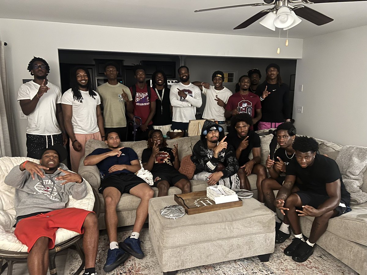 CoachHamp__'s tweet photo. The beautiful thing about the sport of football is how it parallels life lessons!

This sport has brought me so many places, to meet and impact so many people! I love this group of men that sacrifice every day to go 1-0 !

Development = more than X’s &amp; O’s ! #GoDogs #FirstClass🛩️ https://t.co/MpnVZz2H1z