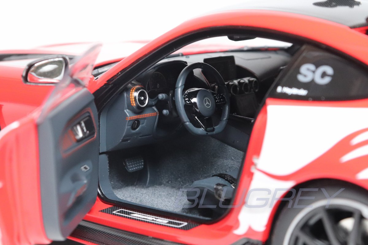 BLUGREY_JP's tweet photo. ミニチャンプス 1/18 メルセデスAMG GT ブラックシリーズ F1 セーフティーカー
2025仕様のセーフティーカーが入荷しました！

#MB #AMGGT #BLACKSERIES #セーフティーカー #safetycar #minichamps #F1JP #ミニカー #モデルカー #diecastcar #diecastmodel #ミニカーショップ #blugrey https://t.co/7KqaNjPgoG