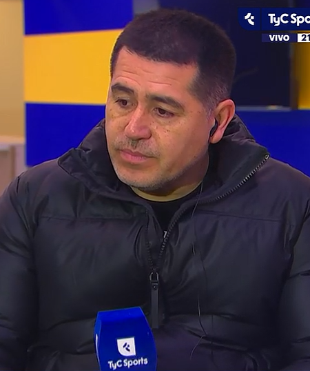 la12tuittera's tweet photo. 🗣️#Riquelme en @TyCSports:

"Siempre tiene que intentar llegar hasta el final, sea en la Sudamericana, en el campeonato o Copa Argentina, el fútbol es competir, siempre querés ganar y cuando no ganás te tiene que doler y mucho, y tenés que volver a intentar a ganar". https://t.co/KXNsA7S1Kz