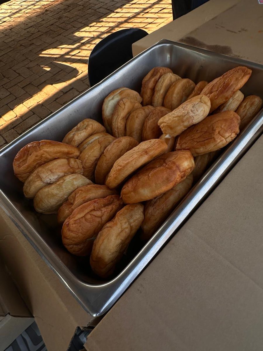 ThePotato1's tweet photo. 🥘💥 Spread the Soup (Day 2) 💥🥘

Unlimited supply of love, smiles, hugs and blessings!

Day 2 was a huge success. Full tummies, warm hearts and a group of amazing sponsors. 

Thank you!! 🩷💚 https://t.co/QN79uIUzLT