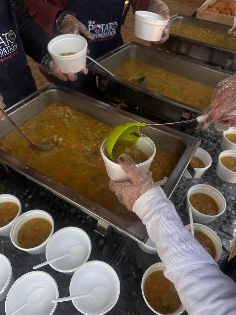 ThePotato1's tweet photo. 🥘💥 Spread the Soup (Day 2) 💥🥘

Unlimited supply of love, smiles, hugs and blessings!

Day 2 was a huge success. Full tummies, warm hearts and a group of amazing sponsors. 

Thank you!! 🩷💚 https://t.co/QN79uIUzLT