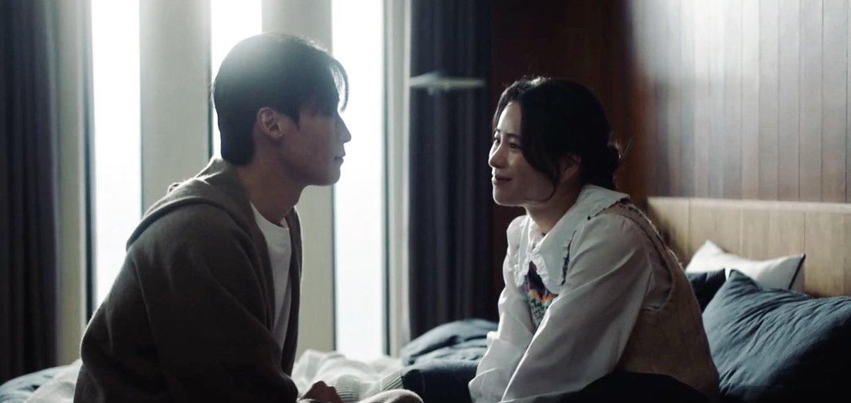 heonoiir's tweet photo. my favorite shinsegye genre: bedroom conversations https://t.co/BWafAPexbo