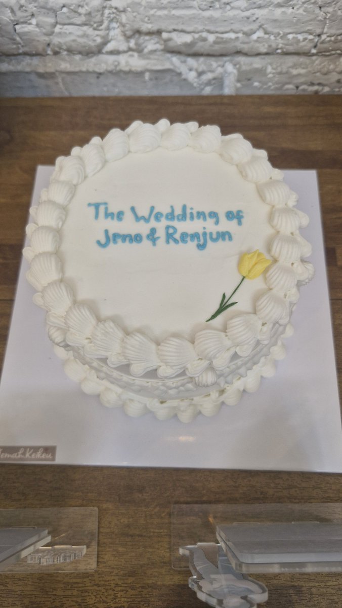 reynchingu's tweet photo. 723. happy noren day!!🩵💛
#NOREN #JENREN https://t.co/DsCIccRQbH