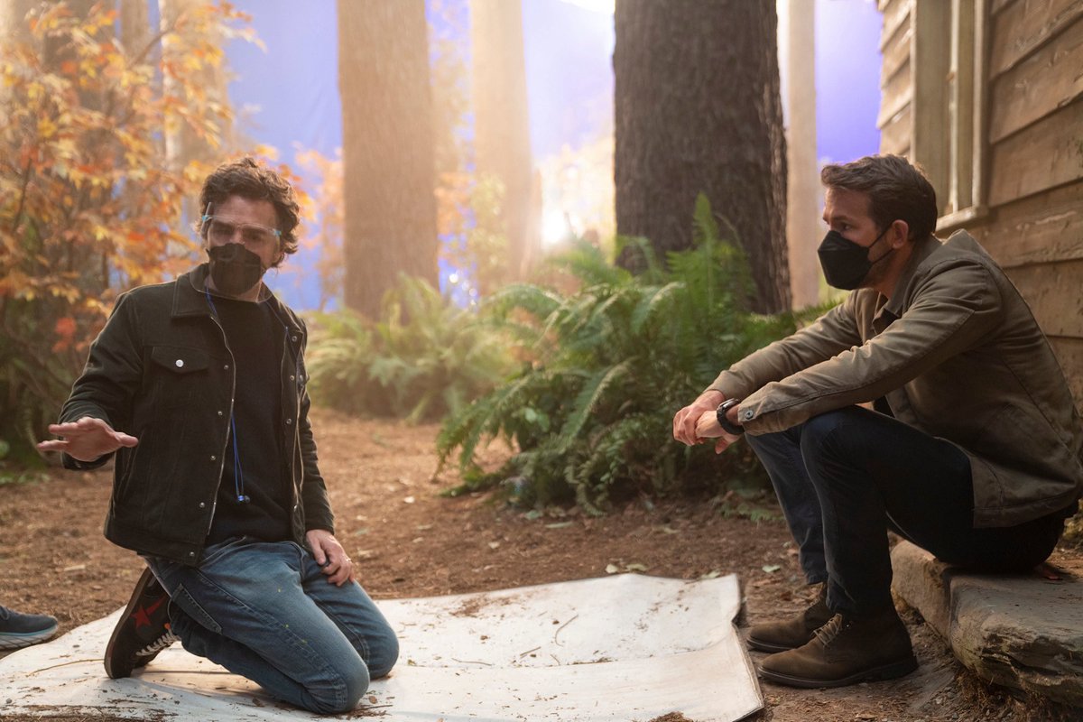 ilyryanreynolds's tweet photo. Happy Birthday to @ShawnLevyDirect !🎉 https://t.co/eheD65LnDW