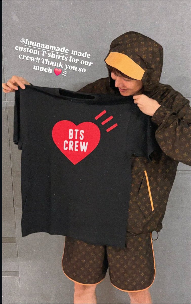 btschartsxdaily's tweet photo. #JHOPE via Instagram Story 💜

“humanmade made custom T-shirts for our crew!! Thank you so much ❤️ミ” https://t.co/s4A42YjSaM