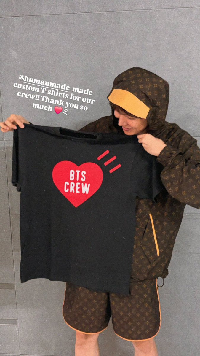 13OT7BTS's tweet photo. Iɴsᴛᴀɢʀᴀᴍ - Hɪsᴛᴏʀɪᴀs
➜ #Jhope #Hoseok

"¡¡@/humanmade hizo camisetas personalizadas para nuestro equipo!! Muchas gracias💓彡"

🖇️:https://t.co/c7OGPoKc7Z https://t.co/xVmqtYB3Sf