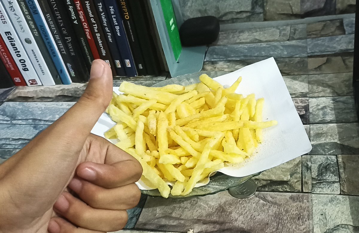 ZenithFlows_'s tweet photo. Makan kentang doang tapi bagiku sudah lebih dari cukup. https://t.co/8oXEvN3C0q