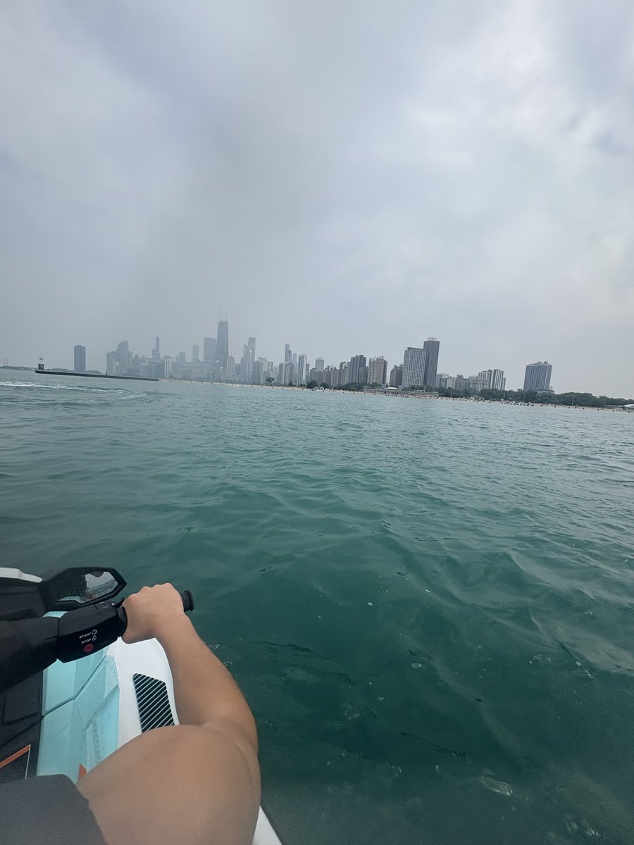 bogmang's tweet photo. Chicago maxxing https://t.co/NKZwCTH2Q5