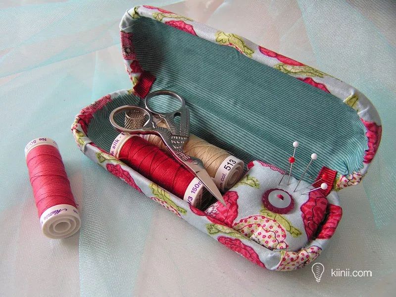 DevoraTabowv33's tweet photo. Just finished this cute fabric pouch with my mom—loved the step-by-step stitching, can’t wait to put my stationery in it!  #HandmadeJoy， https://t.co/poFcdbwJ7K