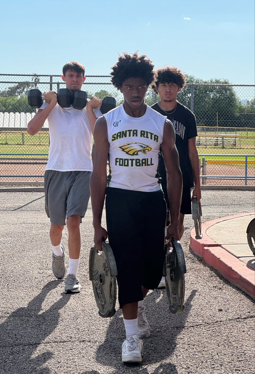 DBCoachGaddis's tweet photo. 30 Days Til Kickoff‼️🦅 #RitaBlock 

Santa Rita Football … 🧱🧱🧱 https://t.co/3M4FTXoRV1
