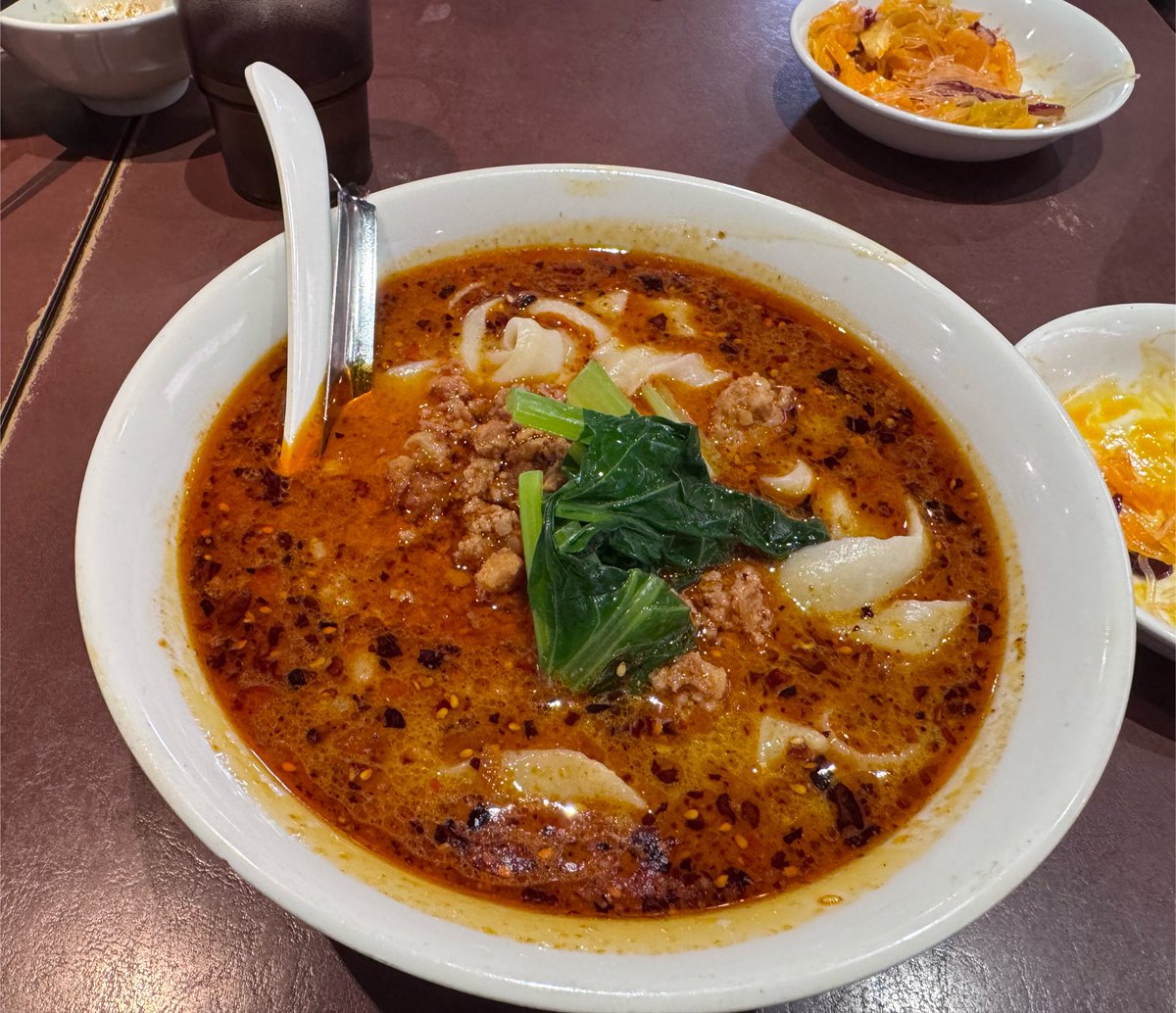 yukari32's tweet photo. 暑くて辛いの食べたら

冷たくて甘いの食べたくなる

腹パン（笑） https://t.co/Jn2AUlYcND