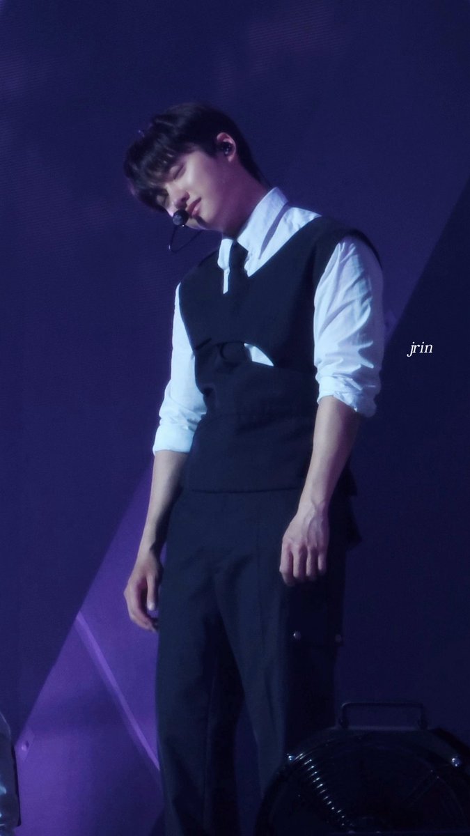 jr2nn_'s tweet photo. 아니 도경수 이 애기 같은 얼굴 말이 돼요??? https://t.co/kTUXdYnuRj