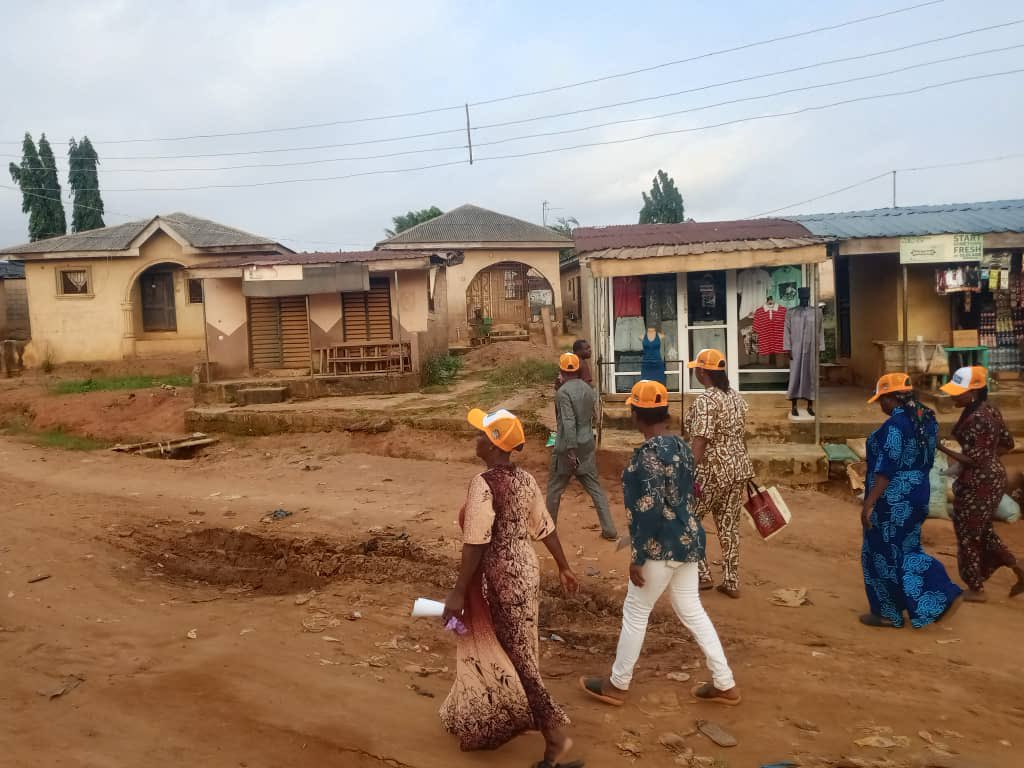 Eromosele6's tweet photo. I love this ADC door to door evangelism  https://t.co/vxui1XpRVL
