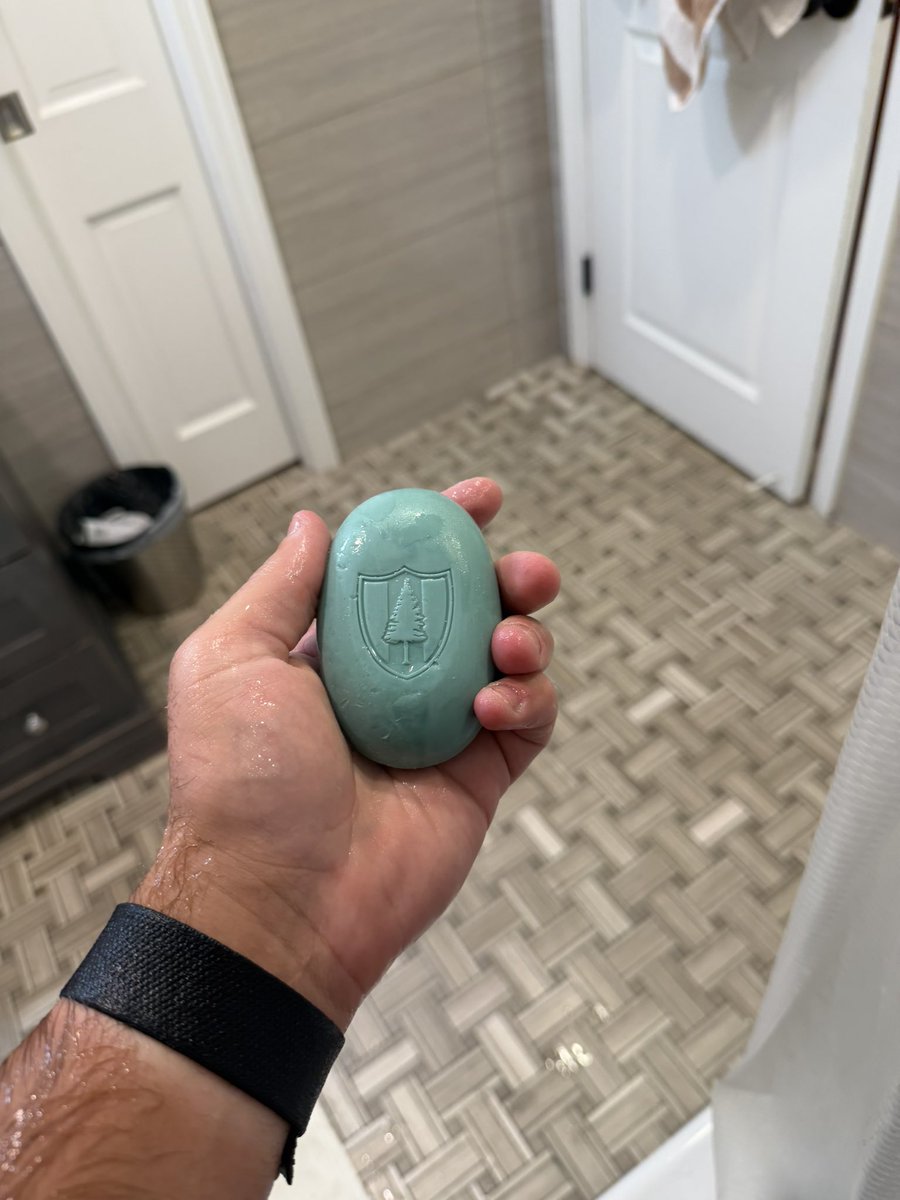 BalzBig_'s tweet photo. #soap https://t.co/5oItive2TU
