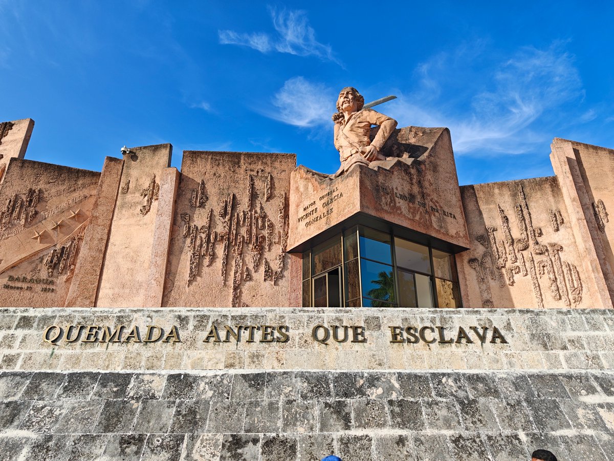 LorenzoOsbel's tweet photo. Lista la plaza Vicente García para realizar el acto por el 73 aniversario del asalto al cuartel Moncada #LasTunas #PorLasTunasLaVictoria #SíSePuede https://t.co/WbCU8pKRuQ