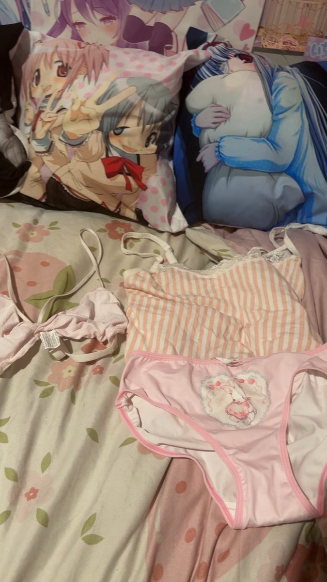 squishybabynia's tweet photo. bedtime outfit #lowlvl #agegap #ageplay https://t.co/VtfYU0gAVG