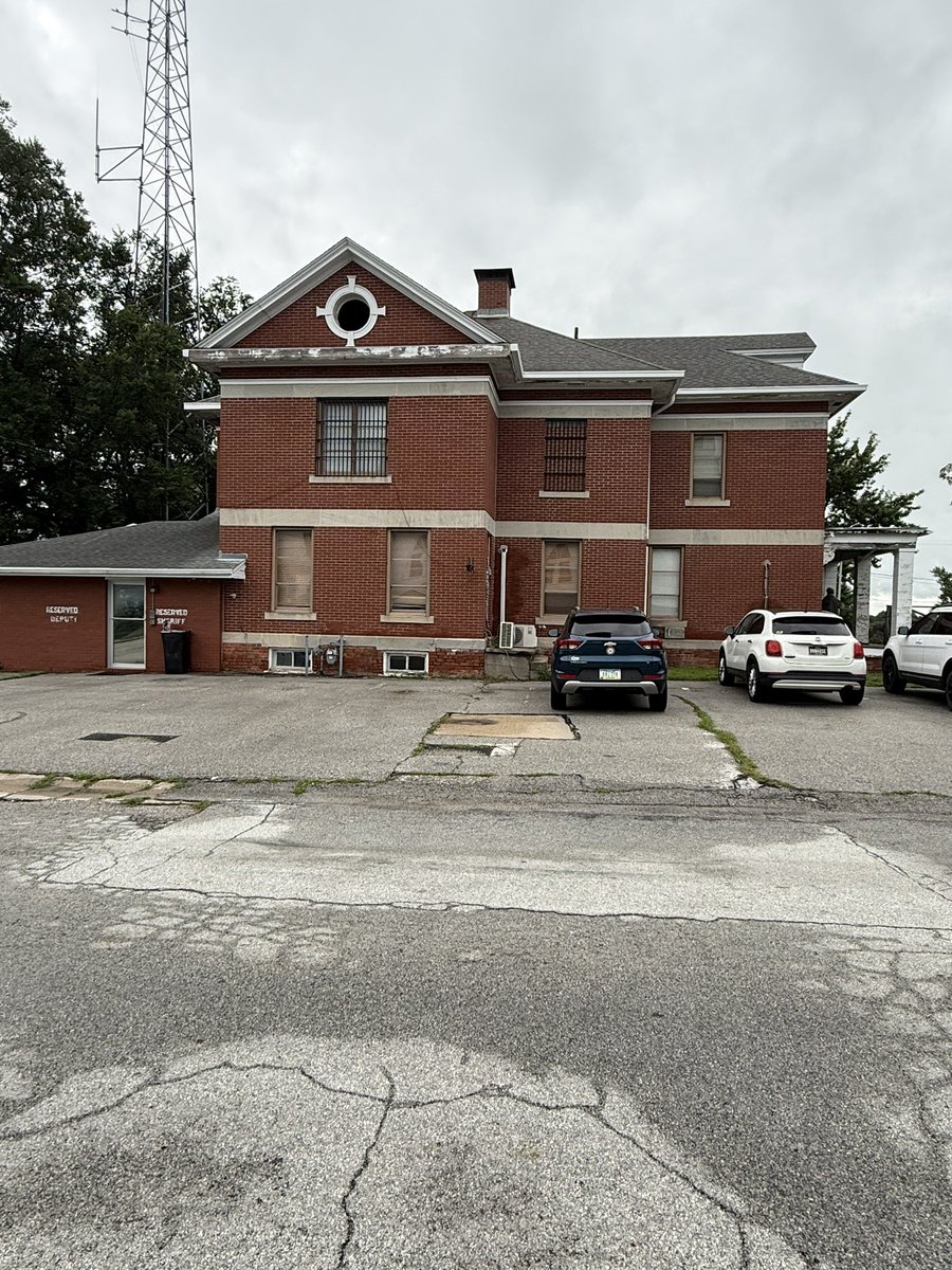 Reparanormal's tweet photo. So far behind on posting. Had the  pleasure of doing an investigation  of the reminds county jail in in Sidney Iowa #hauntedjail #iowa https://t.co/rk4EMA2zrj