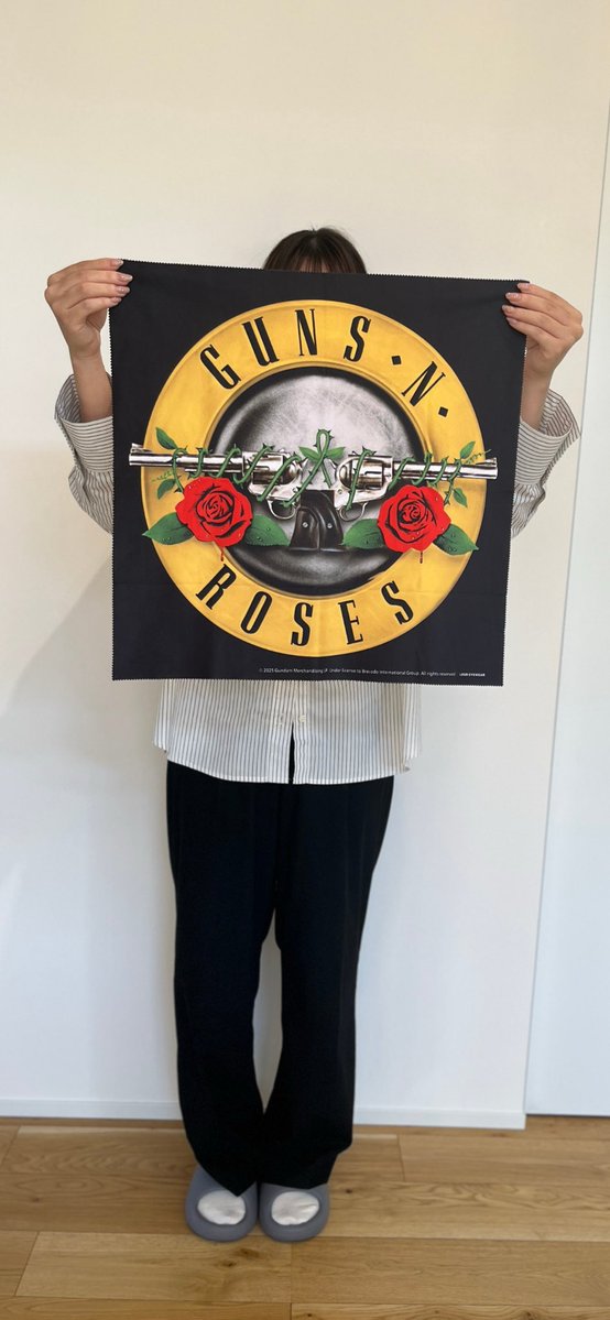 EYEWEAR_LOUD's tweet photo. Happy Birthday Slash!! 🌹🤘
 本日はロック界の至宝、スラッシュの誕生日！
彼の奏でる「Sweet Child O' Mine」の泣きのギターは、全人類の魂を震わせるはず。
LOUDのGunsモデルをかけて、今日は一日中ガンズを爆音で！
最高にロックな一日を！🔥👓 https://t.co/NaXpkGTtBI