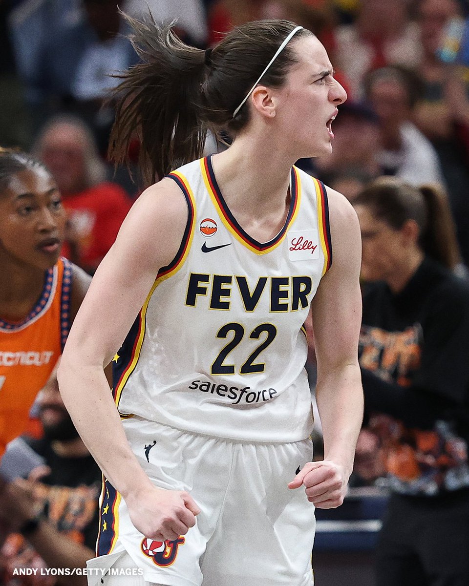 ESPNInsights's tweet photo. The Indiana Fever showed out and dropped 70 points in the first half vs. Connecticut, the most in a half in franchise history 👏

Caitlin Clark scored or assisted on 35 1st half points 🍿 https://t.co/LEMR8rUbhi