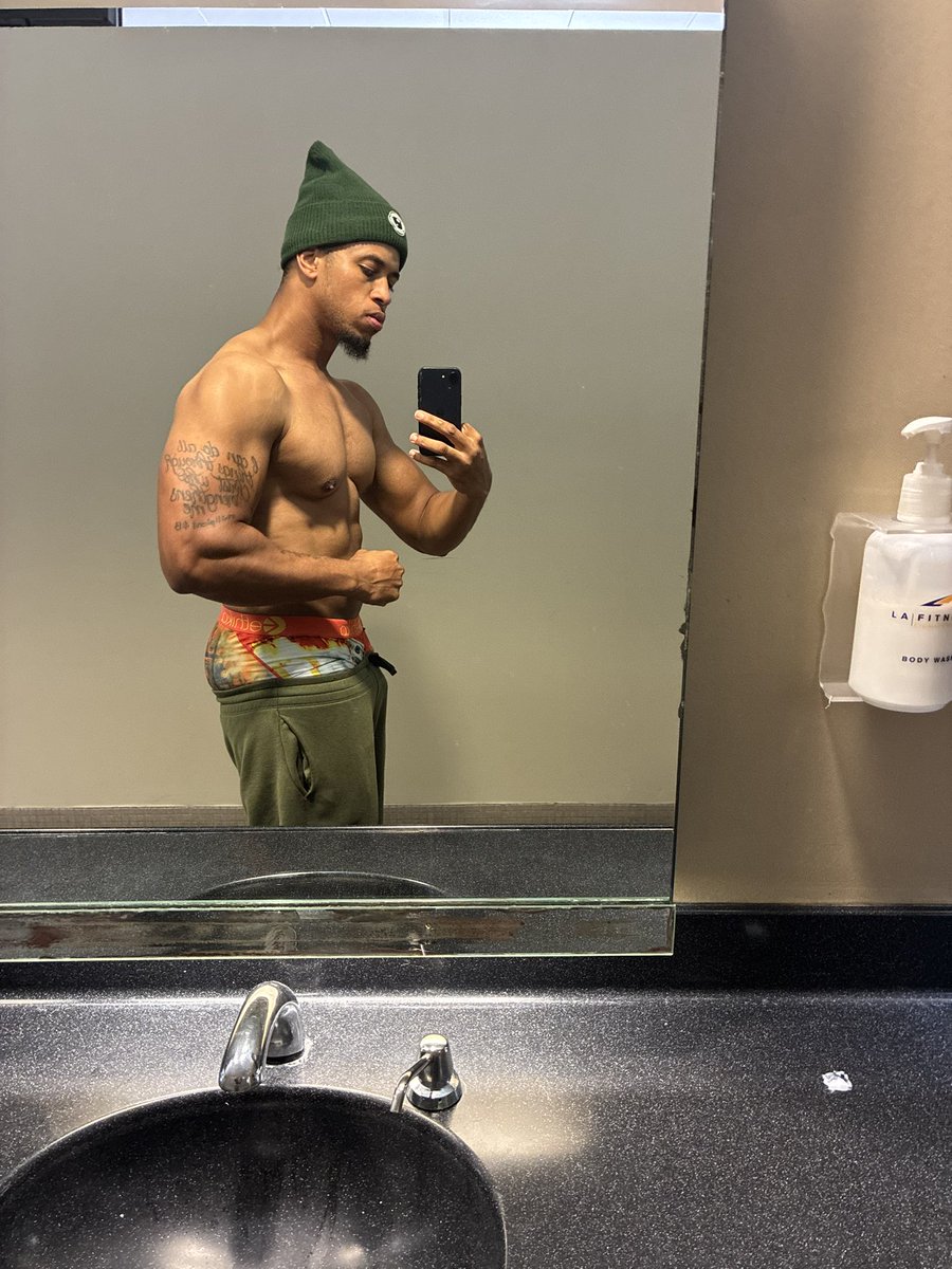 JustNastyTx's tweet photo. Chest Day 💪🏽 https://t.co/PUEnMPw9XT