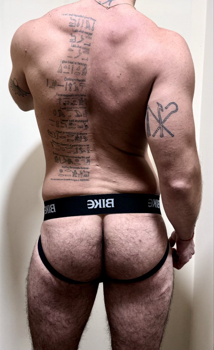 michiruzo's tweet photo. I’m just a real (not regular) dude. Dm me. I don’t bite. #jockstrap #hairy #gay #mature #man #tattoo #inked #hieroglyphs #back #body #fitness #real #latin #muscle #ass #bubblebutt #underwear #mensunderwear #jock #strap #bodypositivity #nofilter #manofmystery #secret #code https://t.co/vKhqpW02R2