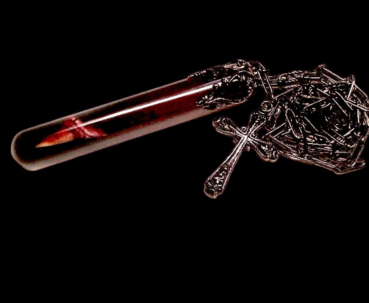 gh0stfacegf's tweet photo. girls want vials of blood and teeth from their lover https://t.co/ZcrzNo7XjI