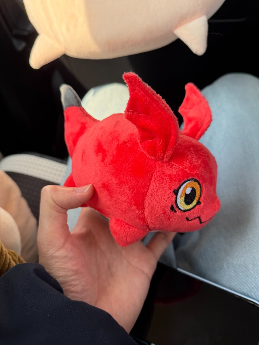voltaircannon's tweet photo. Taking Gigimon Beast out to play.
Purchase information for Gigimon is in the comment section. #digimon #デジモン #Gigimon #Guildmon #ギルモン #ギギモン https://t.co/4Ryx798O8u