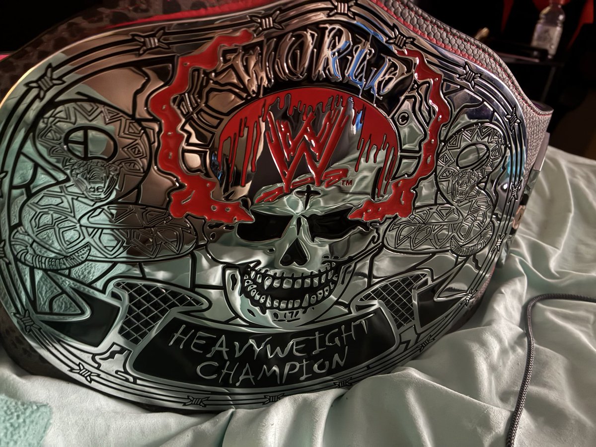 mythicgamer43's tweet photo. #wwe #stonecold #beltcollectoring https://t.co/2bQkBGOCPB