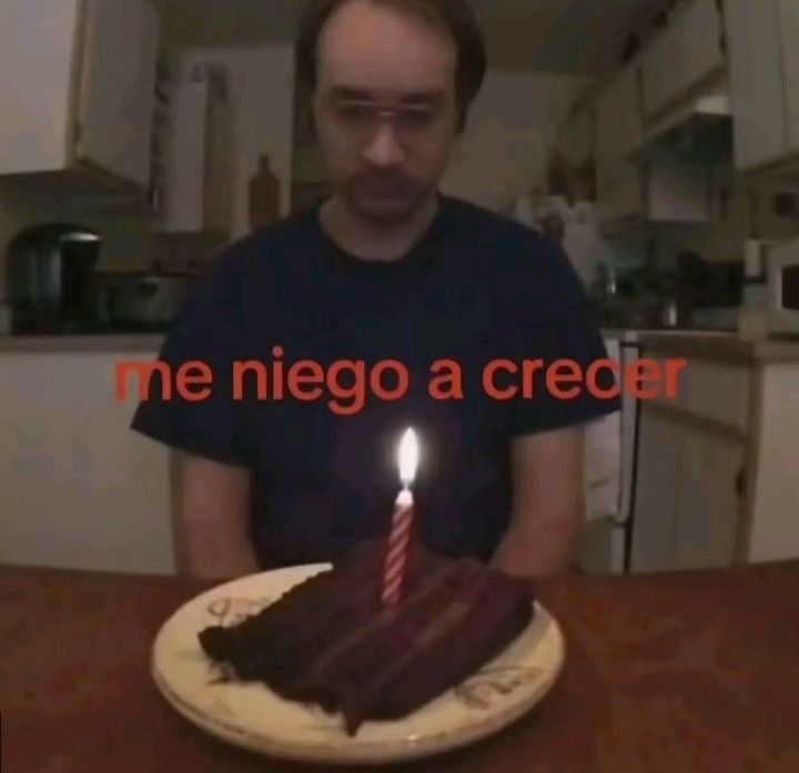 txnieee's tweet photo. chcha lo olvide hoy estuve en un cumpleaños, la torta 10/10, la fiesta aburrida, el cumpleañero 0 amigos y 0 ganas de existir. super (yo soy el cumpleañero)🎈 https://t.co/hiEmVKGkOd